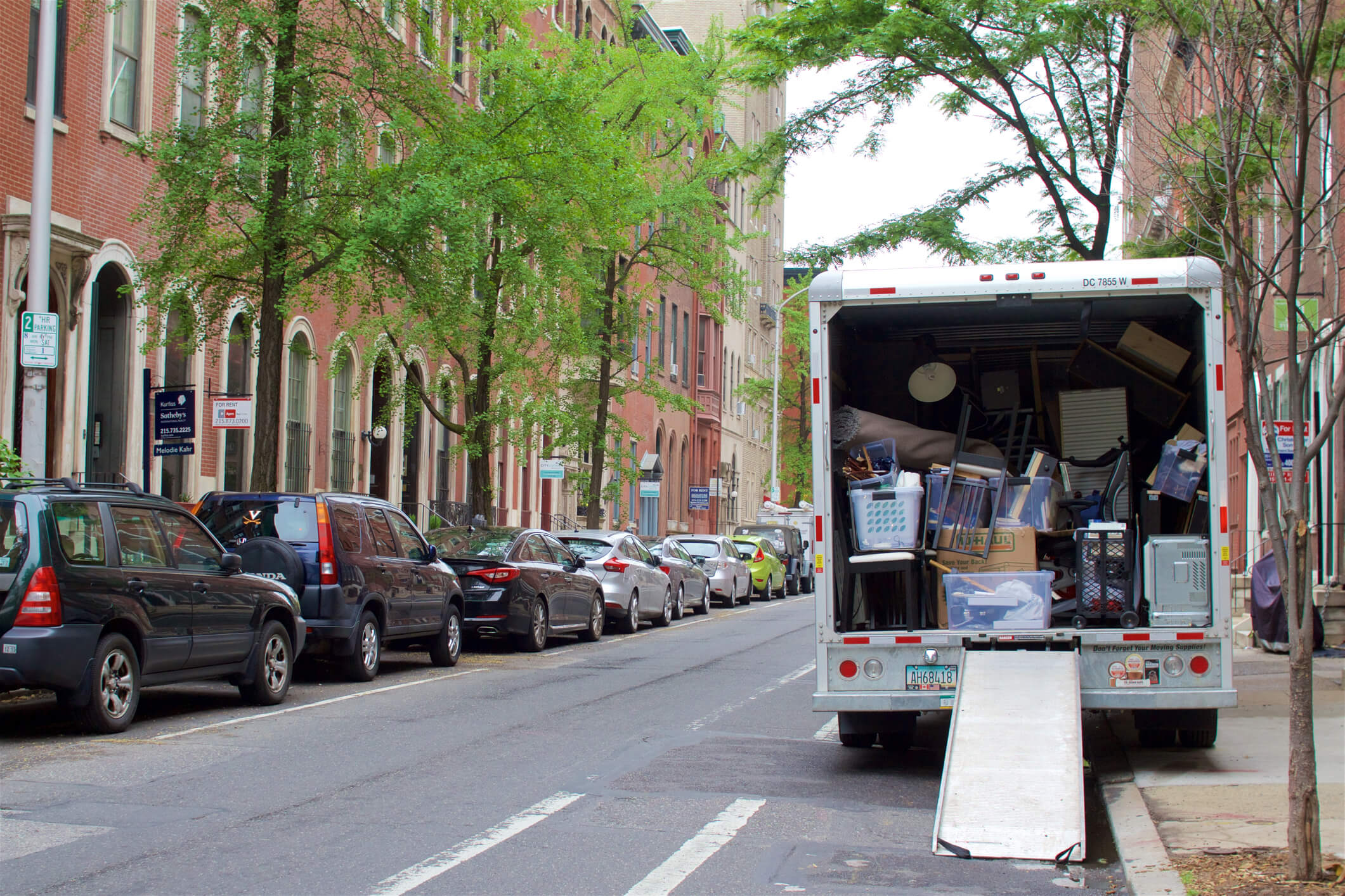 One Should Hire A Moving Truck To Be Convenient And Relaxed While Relocating